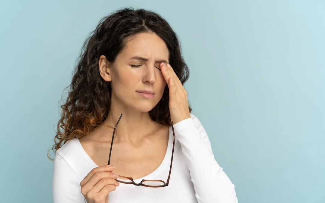 Why Do My Eyes Hurt When I Blink?